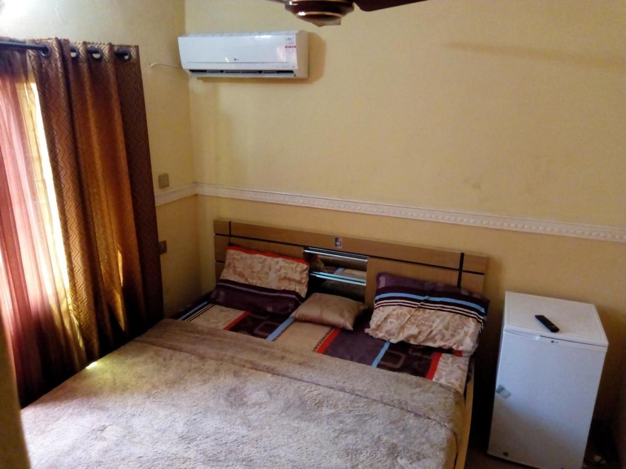 Gen-Preston Hotel And Suites Papalanto Bagian luar foto