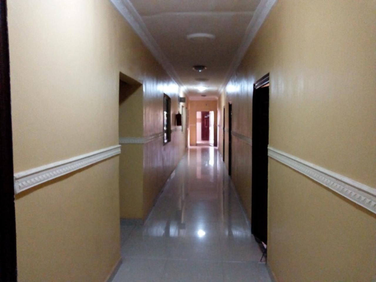 Gen-Preston Hotel And Suites Papalanto Bagian luar foto